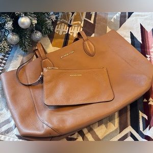 Reversible Michael Kors purse